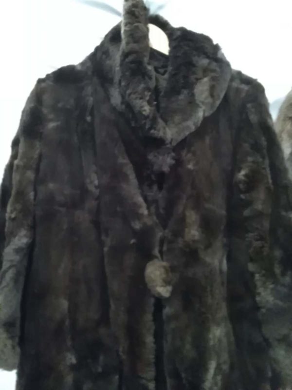 lot 592 vintage brown Fur Coats x2 - Image 5