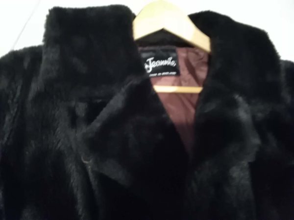 lot 597 vintage & modern faux fur coats - Image 7