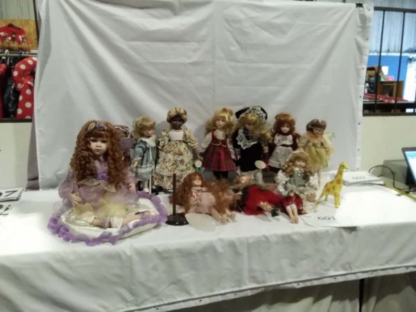 lot 601 assorted porcelain dolls