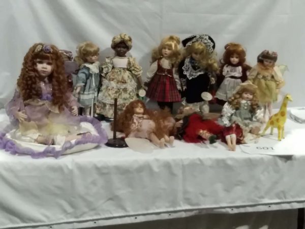 lot 601 assorted porcelain dolls - Image 2