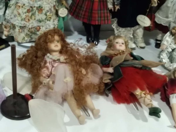 lot 601 assorted porcelain dolls - Image 4