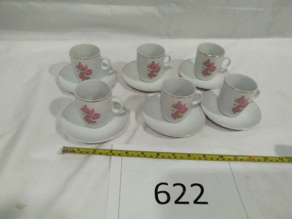 lot 622 Vintage Floral coffee cups and saucers boxed - Image 4