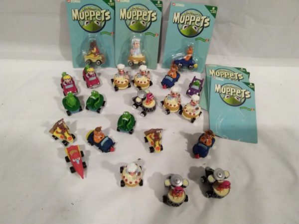 lot 629 Corgi Muppets Toys Era 2000 - Image 5