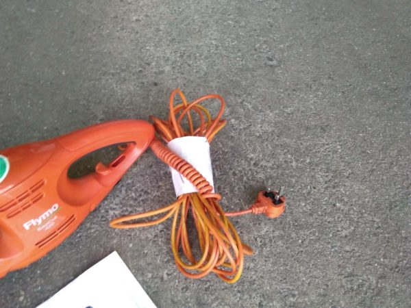 lot 633 Flymo Hedge Trimmer - Image 4