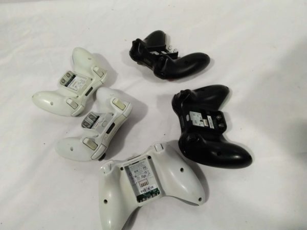 lot 635 Xbox consoles & accessories - Image 3