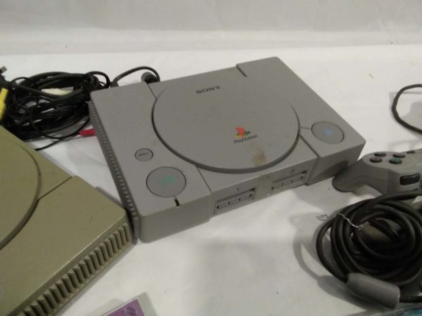 lot 638 play station consoles - Image 5