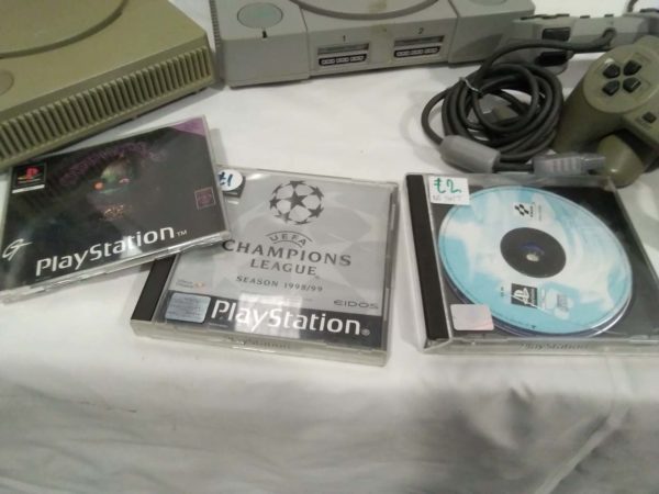 lot 638 play station consoles - Image 3