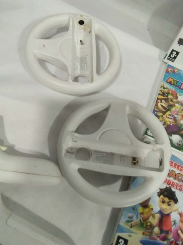 lot 640 Wii games & accessories - Image 3