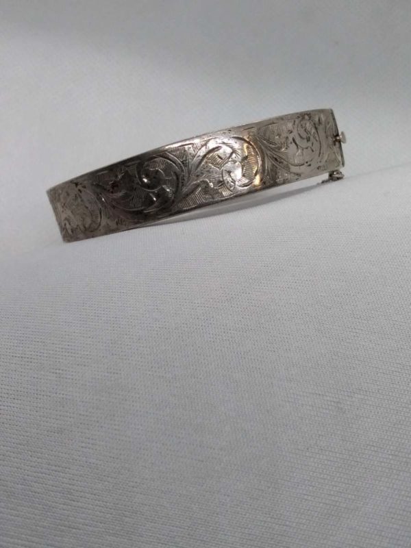 lot 647 vintage sterling silver engraved hinged bangle - Image 2