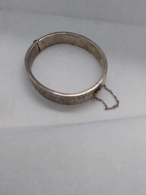 lot 647 vintage sterling silver engraved hinged bangle