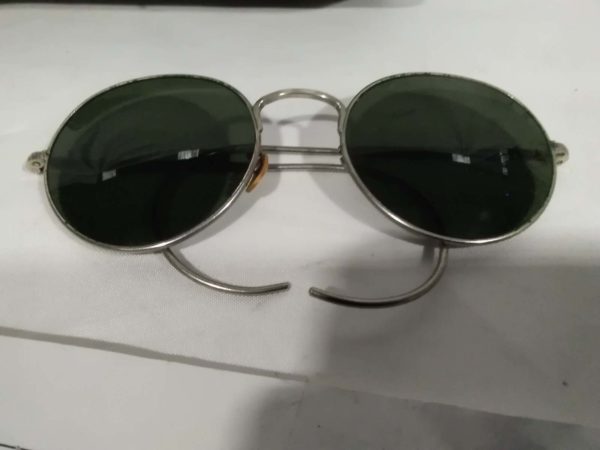 lot 652 vintage cased Aviator sun glasses - Image 2