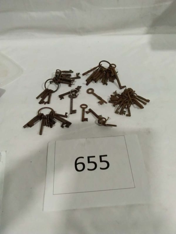 lot 655 collection of old metal cabinet & door keys - Image 2