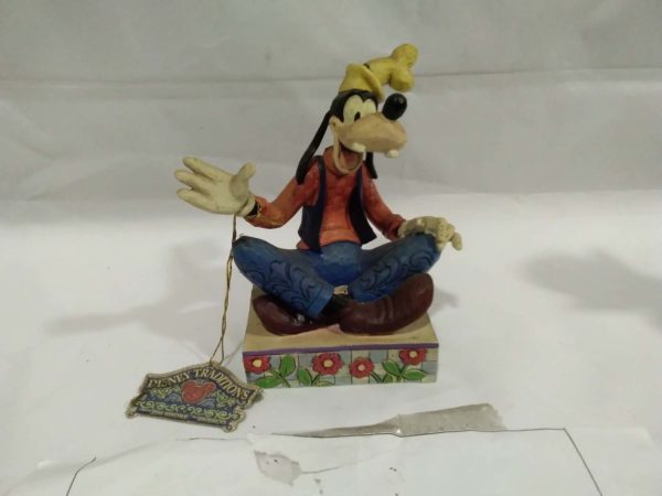 lot 667 Enesco Disney Figure Goofy – Gawrsh