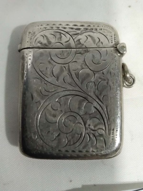 lot 673 Antique sterling silver vesta case / match safe - Image 4