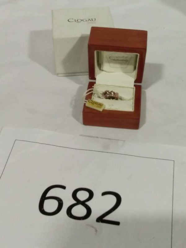 lot 682 Clogau gold ring marked 375 – gold & rose gold (3g) - Image 2