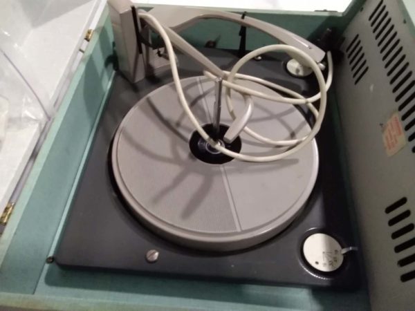 lot 689 vintage Dansette Conquest record player 1964 ( spares repairs) - Image 4