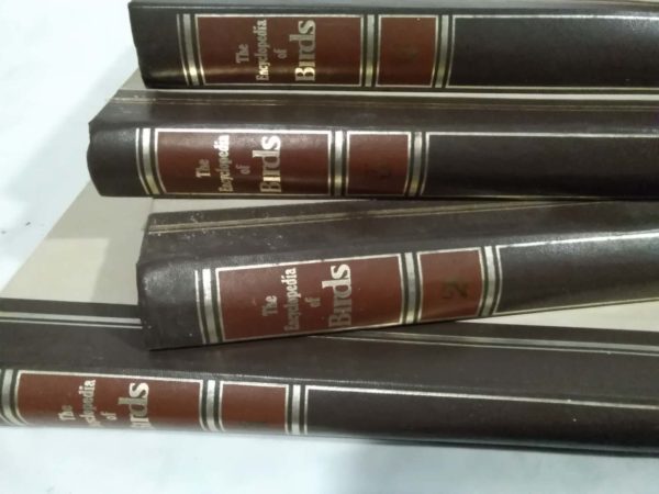 lot 693 vintage books numbers 1-7 Encyclopedia of birds - Image 2