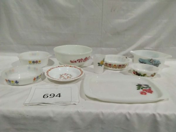 lot 694 vintage 50’s 60’s Pyrex JAJ Glassware - Image 2