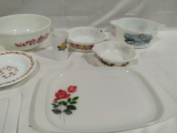 lot 694 vintage 50’s 60’s Pyrex JAJ Glassware - Image 3