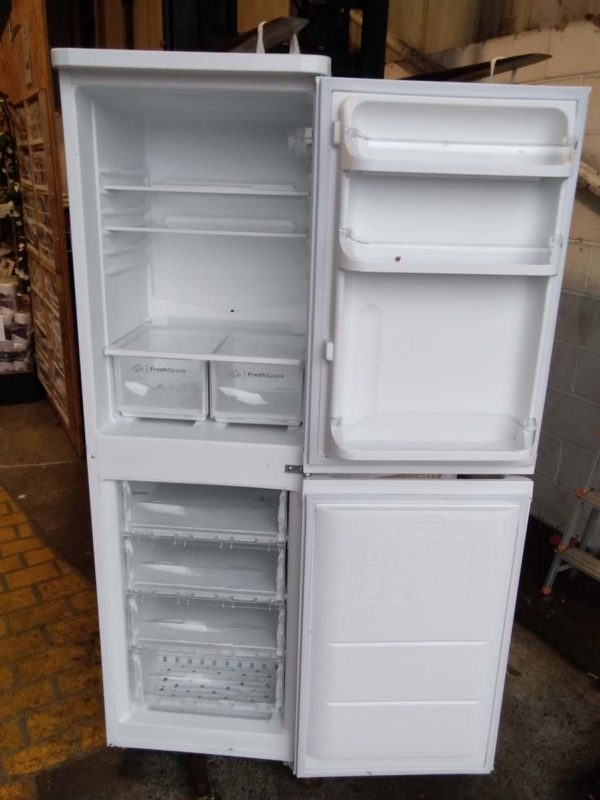 lot 697 Indesit fridge frezzer - Image 6