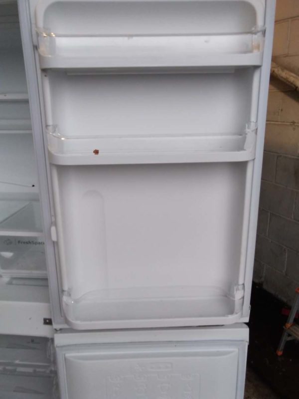 lot 697 Indesit fridge frezzer - Image 3