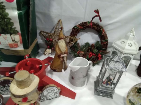 lot 713 Christmas decorations & accessories - Image 6