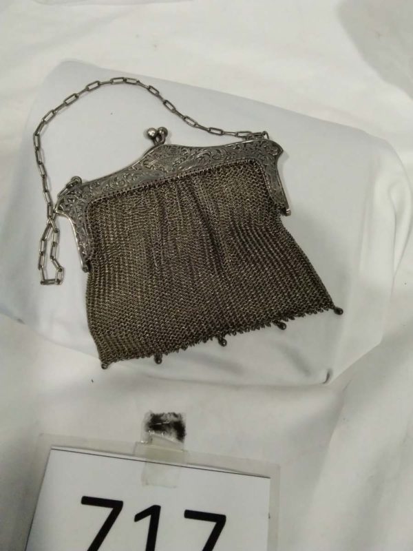 lot 717 vintage chain mail bag - Image 2