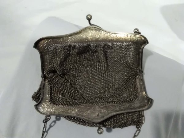 lot 717 vintage chain mail bag - Image 4