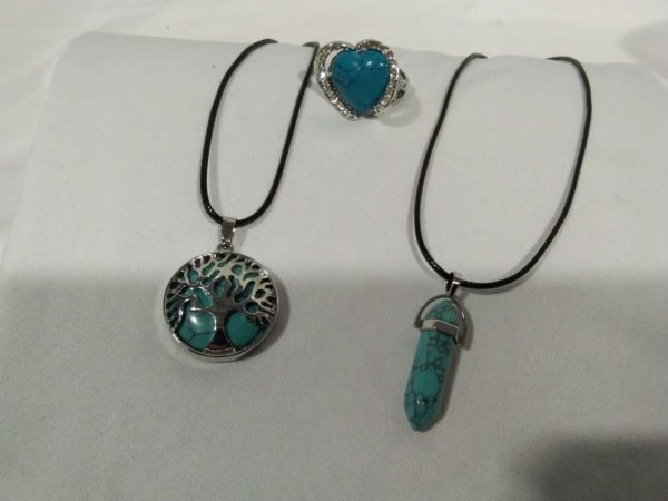 lot 719 turquoise pendants & ring