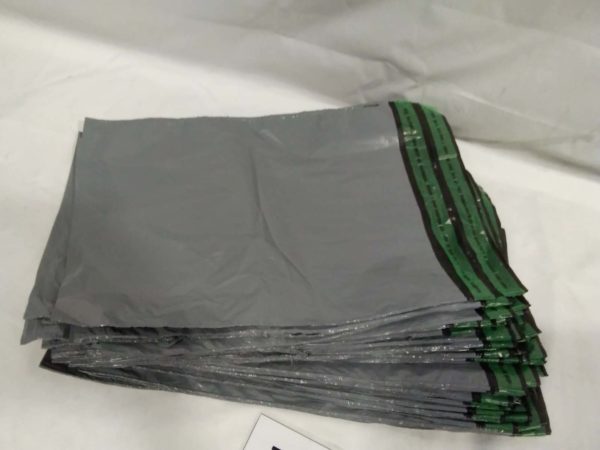 lot 723 approx 100 self seal postal bags 400 x 300 - Image 2