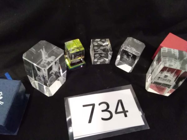 lot 734 5 x glass paperweights - Image 3