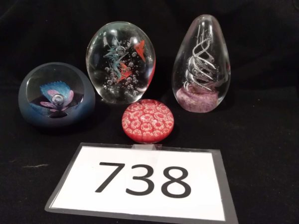 lot 738 4 x glass paperweights including Caithness - Image 2