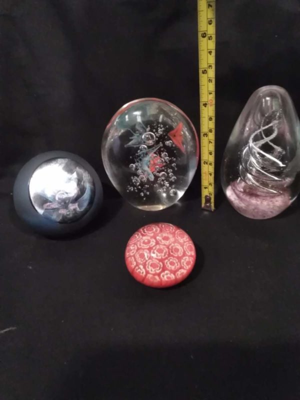 lot 738 4 x glass paperweights including Caithness - Image 3