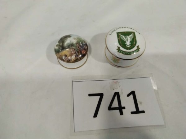 lot 741 2 x porceilain trinket boxes inlcuding Langladn Bay Golf Club - Image 2