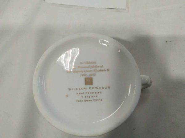 lot 742 Commemorative teapot & mugs (1 boxed) - Image 4