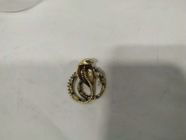 lot 752 cobra brooch/pendant