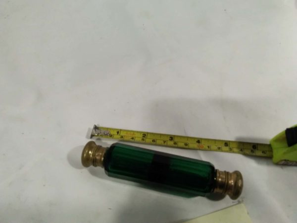 lot 757  Victorian emerald green double ended scent bottle - Image 4