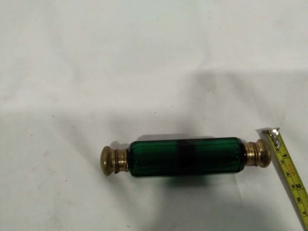 lot 757  Victorian emerald green double ended scent bottle - Image 3