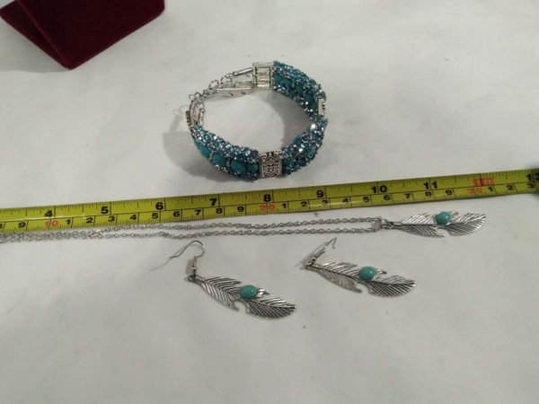 lot 758 turquise coloured earrings, pendant & bangle