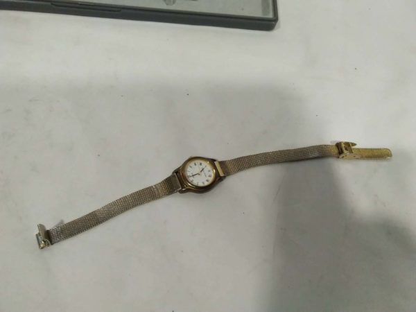 lot 768 2 x ladies wrist watches & a circular pendant watch - Image 3