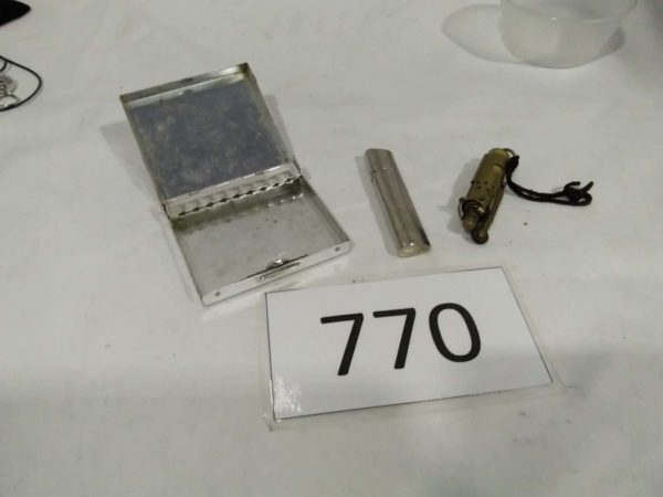 lot 770 2 x lighters & a cigarette holder