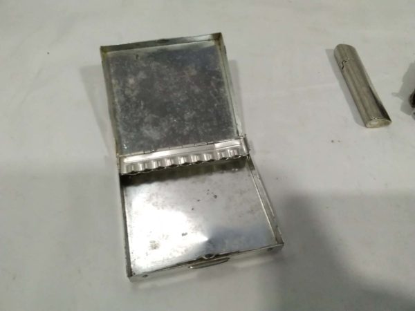 lot 770 2 x lighters & a cigarette holder - Image 2