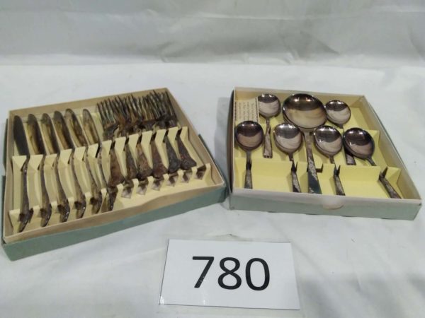 lot 780 2 x boxed vintage cutlery sets