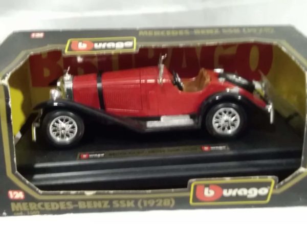 lot 781 2 x Burago boxed model classic cars - Image 5