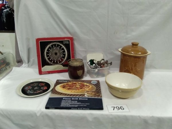 lot 796 epns & oak ice bucket with liner, bread crock, crystal plate, tray etc - Image 2