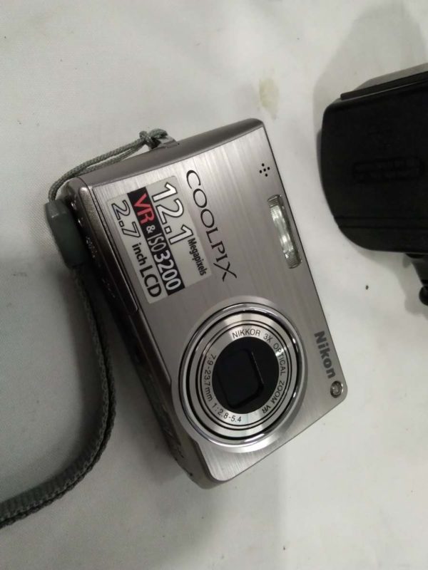 lot 804 Coolpix s700 camera in box - Image 4