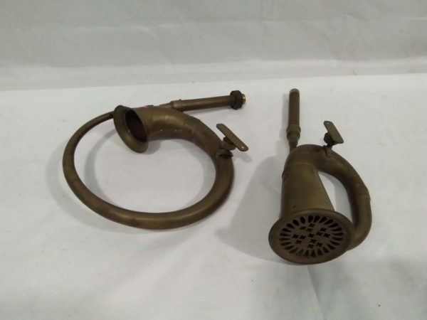 lot 805 2 brass horns