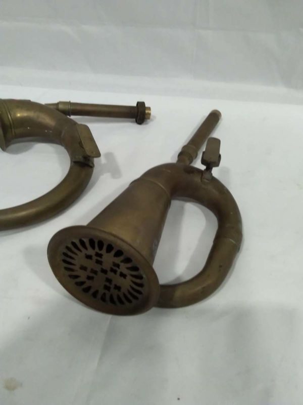 lot 805 2 brass horns - Image 5