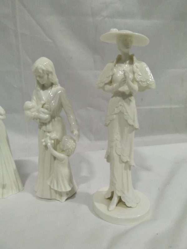 lot 812 royal Worcester & Coalport figurines - Image 9