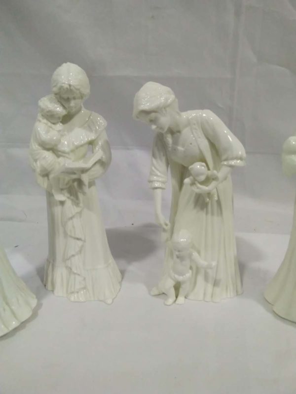 lot 812 royal Worcester & Coalport figurines - Image 8